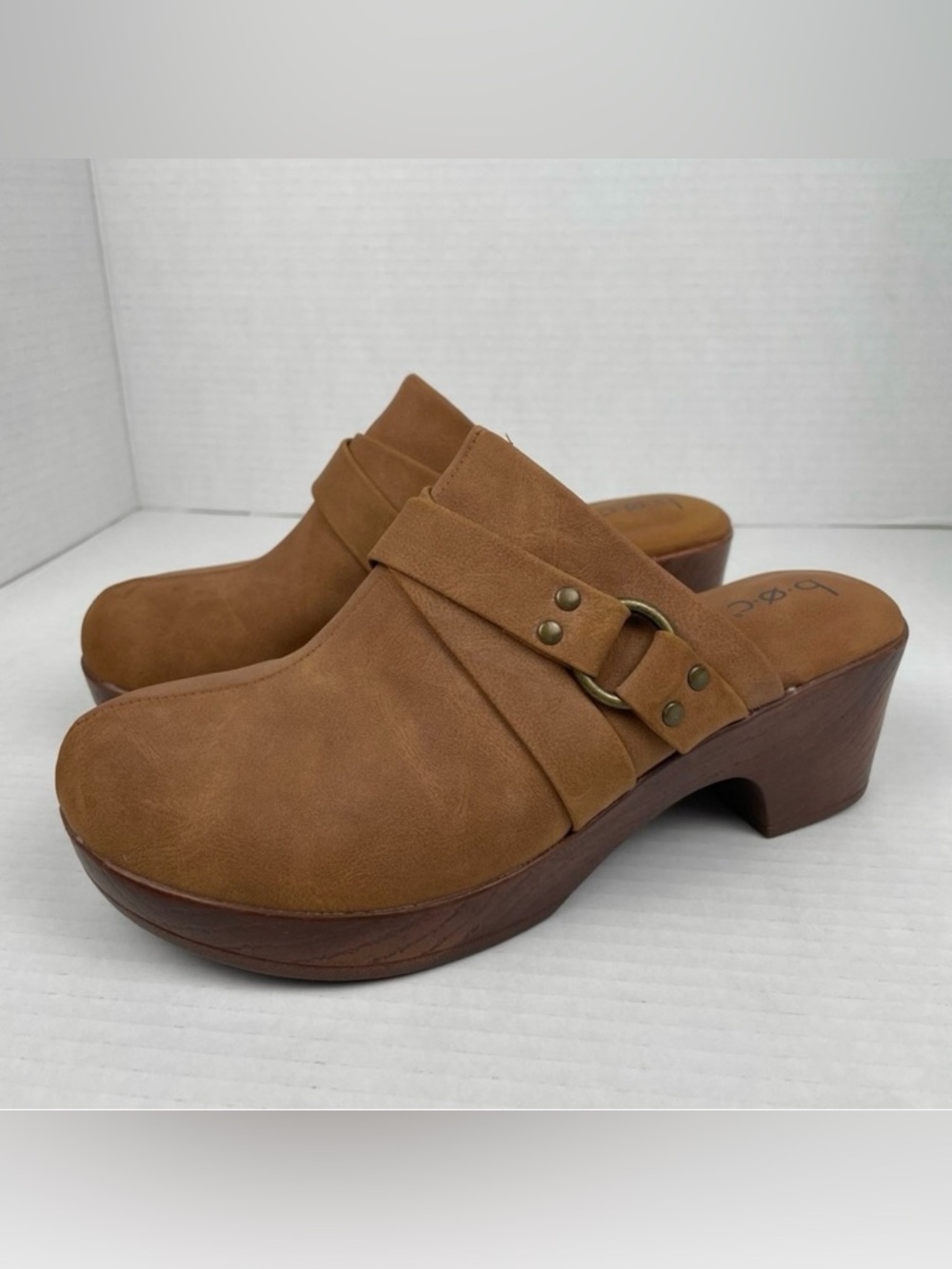 BOC Comfort Clogs Women’s 7 M Brown Slip on Mules Heeled Buckle Accent Coastal